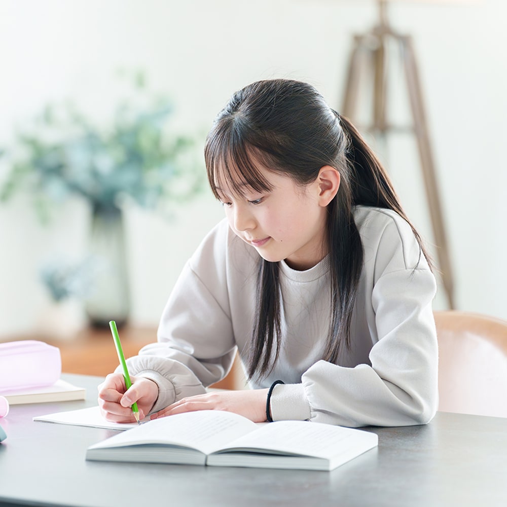 12살 아이 이미지